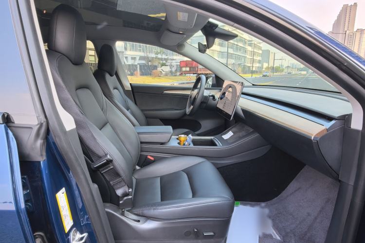 Used Tesla Model Y 2021 Long-Range All-Wheel-Drive Version 3D7