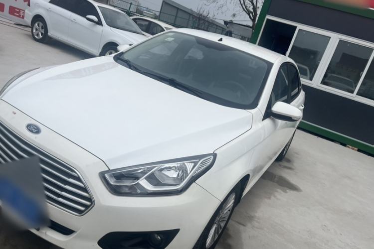 Used Ford Escort 2015 1.5L Automatic Comfort Edition Exterior 5