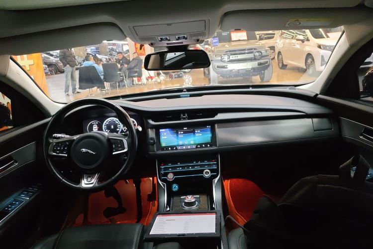 Used Jaguar XFL 2019 XFL 2.0T 250 PS Two-Wheel-Drive Luxury Edition