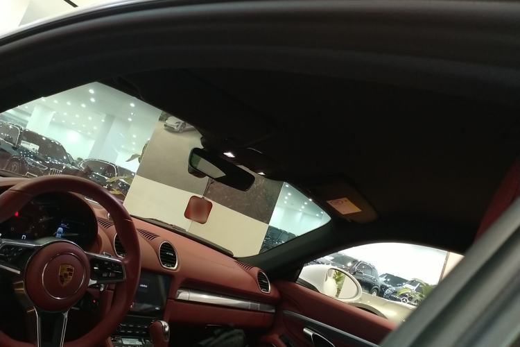 Used Porsche 718 2022 Cayman 2.0T
