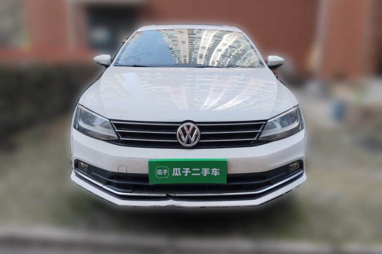 Used Volkswagen Sagitar 2015 1.6L Automatic Comfort Model
