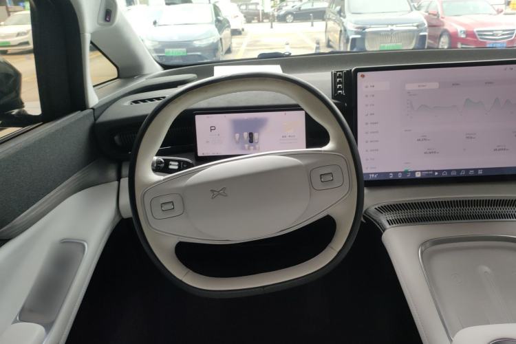 Used XPeng X9 2024 702 Ultra-Long Range Max Steering Wheel