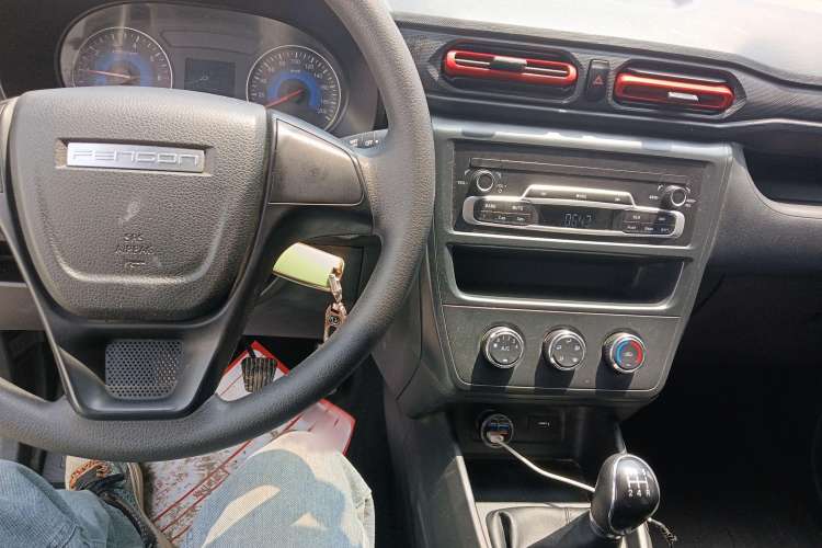 Used Dongfeng Fengon 380 2022 1.5L Comfort-Class Passenger Vehicle (Spiral Spring) – 7 Seats