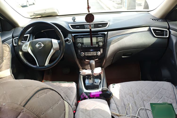 Used Nissan X-Trail 2015 2.0L CVT Comfort MAX Edition 2WD Center Console