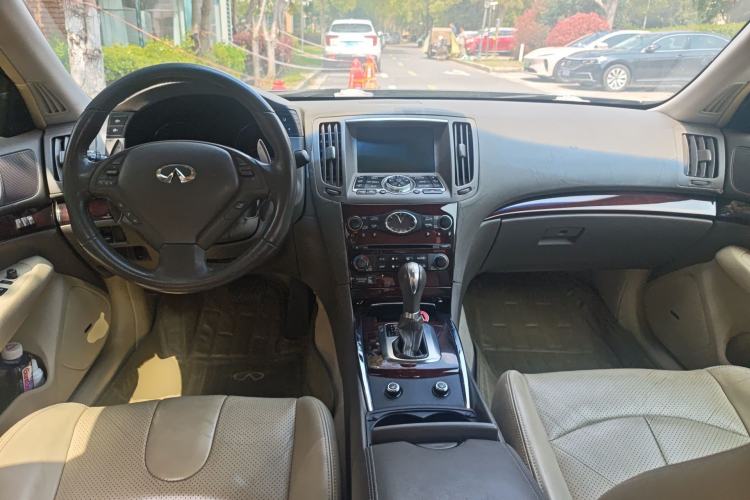 Used Infiniti G Series 2010 G25 Sedan Luxury Sport Edition Center Console