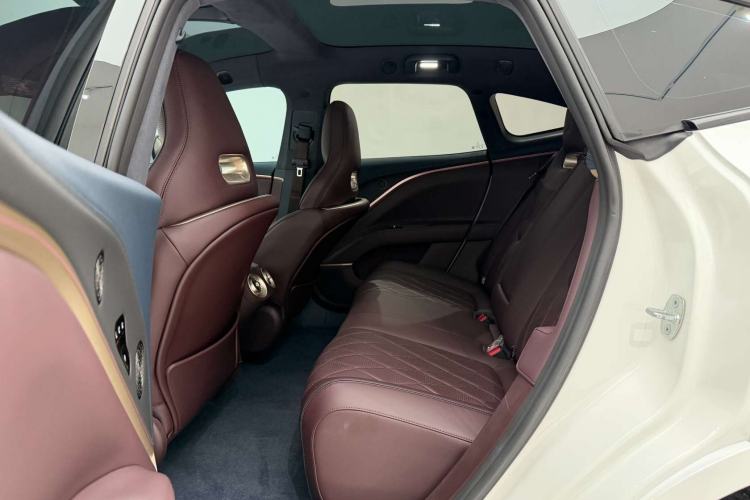 Used Avatr 11 2025 Year Updated Max Extended-Range Version Interior 4