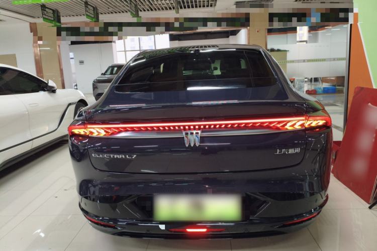 Used Buick L7 2025 Model Aivia Rear