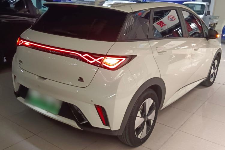 Used BYD Dolphin 2023 420 km Fashion Edition
