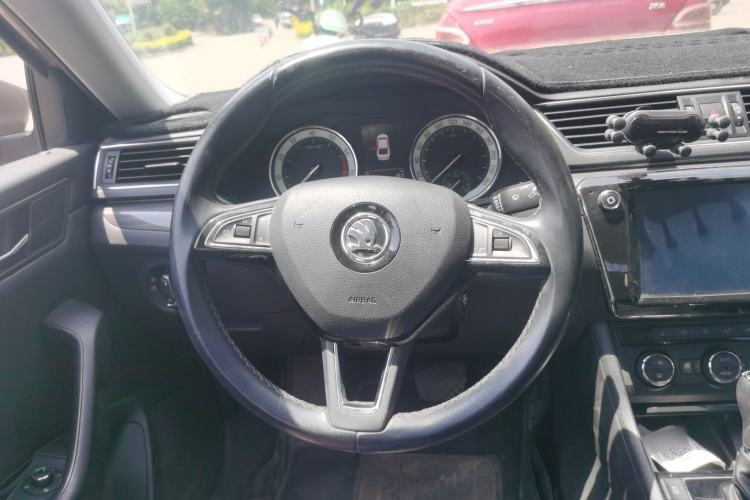 Used Skoda Superb 2016 TSI330 DSG Smart Drive Edition Steering Wheel