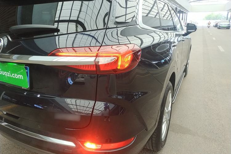 Used Buick Enclave 2020 28T Four-Wheel Drive Flagship Version Right Rear Taillight