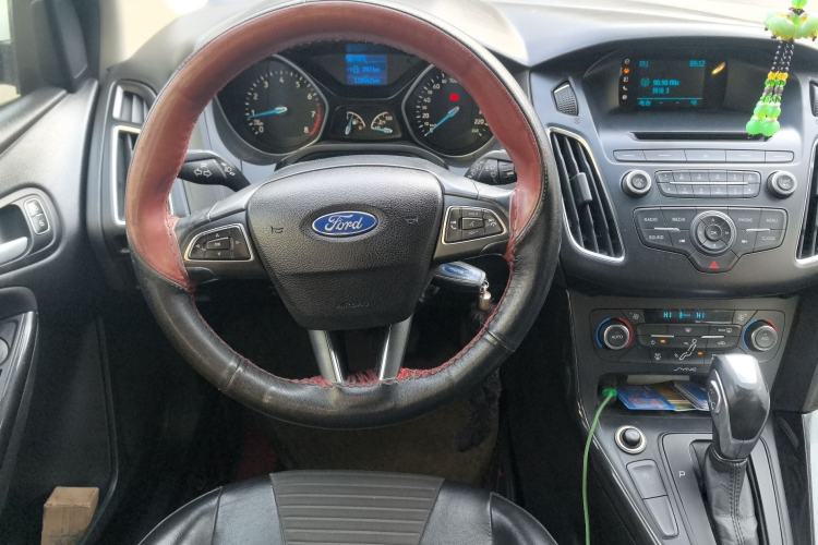 Used Ford Focus 2015 Hatchback EcoBoost 125 Automatic Supreme Style Edition
