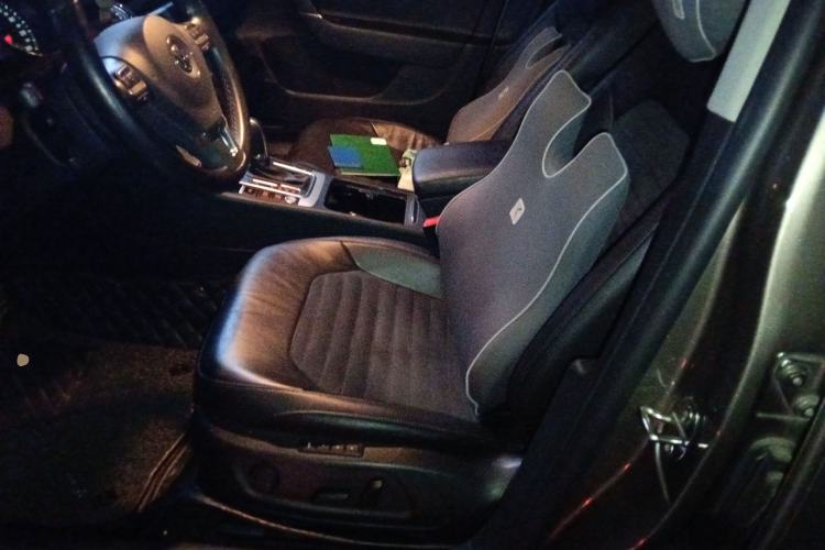 Used Volkswagen Magotan 2015 Revised Version 2.0 TSI Prestige Edition Left Front Seat