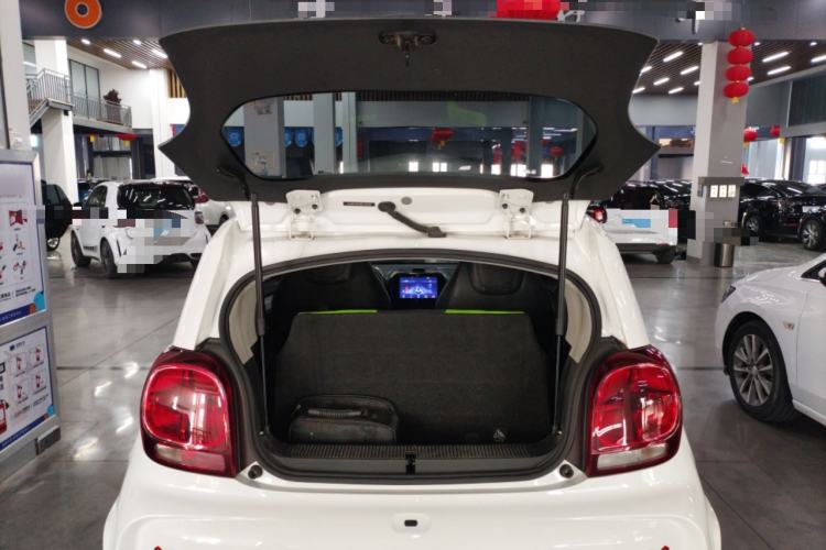 Used Roewe Clever 2021 302 km New Four-Seater Super-Efficient Version