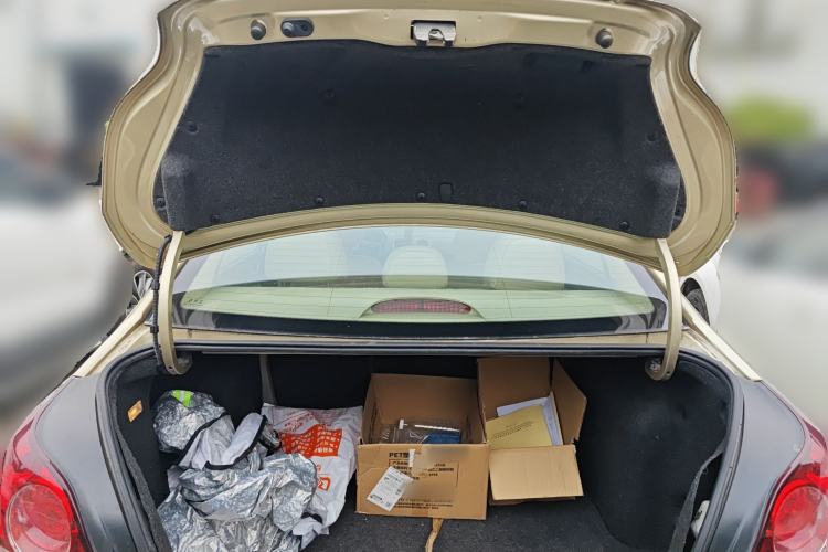 Used Volkswagen Lavida 2011 1.6L Automatic Pinxuan Edition Trunk