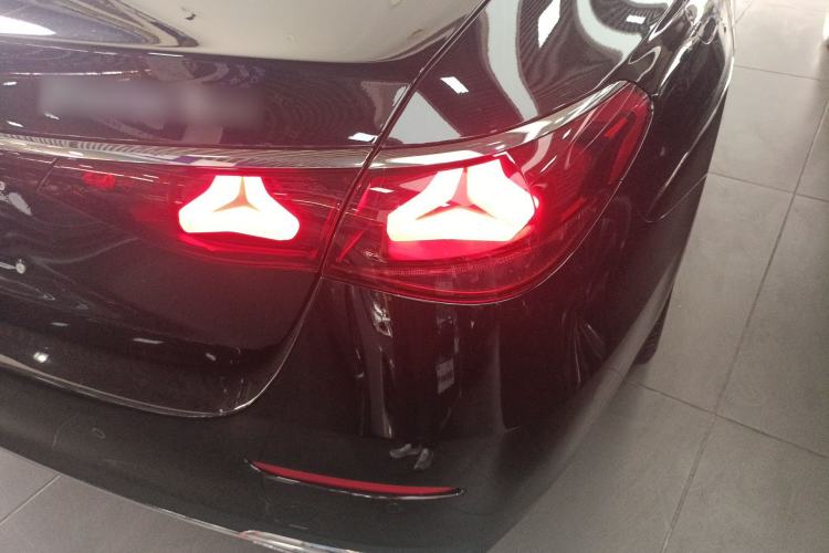 Used Mercedes-Benz E-Class 2025 Facelift E 300 L Luxury Edition Right Rear Taillight