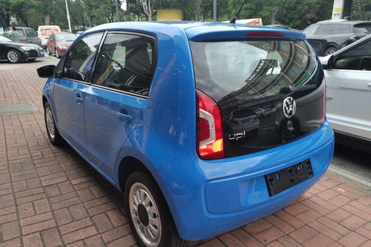 Used Volkswagen up! 2015 1.0L move up! Exterior 2