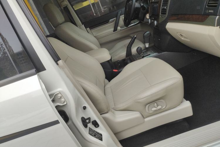 Used Mitsubishi Pajero 