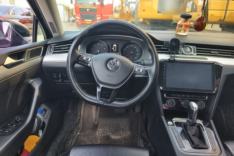 Used Volkswagen Magotan 2018 330TSI DSG Advanced Model Steering Wheel