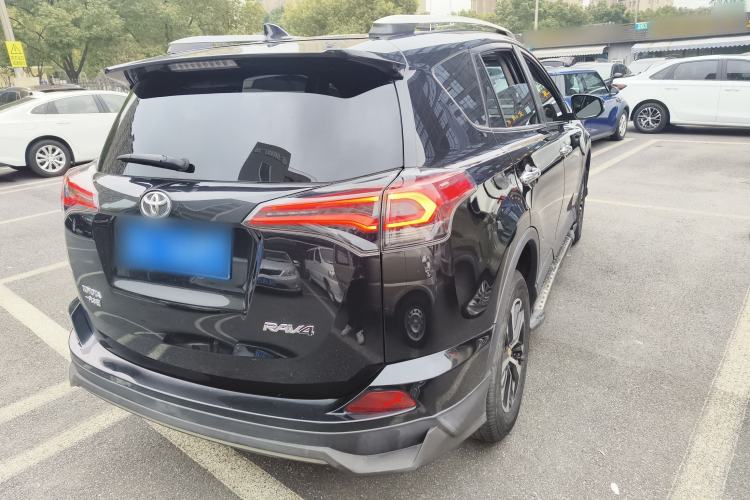 Used Toyota RAV4 2019 2.0L CVT Two-Wheel Drive ZhiShang Version China VI Standard