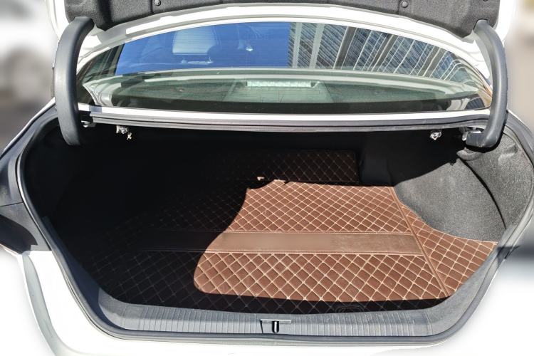 Used Toyota Avalon 2019 Dual-Engine 2.5L Luxury Edition China VI Standard Trunk