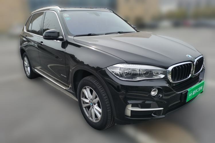 Used BMW X5  Front Right 45 Deg