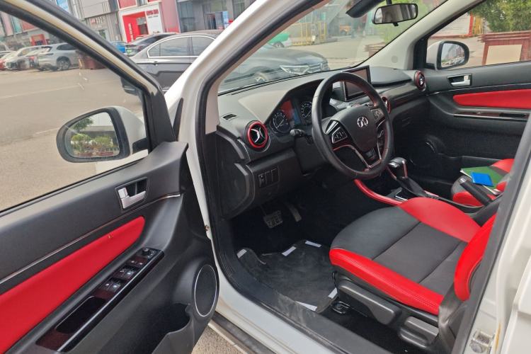 Used BAIC Senova X25 2015 1.5L Automatic Elite Model Driver Seat