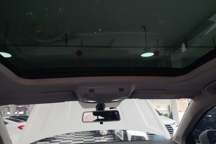 Used Volkswagen Tharu 2021 330TSI All-Wheel Drive Luxury PLUS Version Headliner