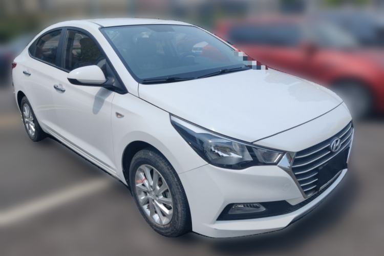 Used Hyundai Verna (new generation) 2016 1.4L Manual Cool Edition GLS Front Right 45 Deg