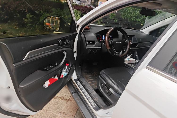 Used Haval H6 2018 Sport Edition 1.5T Automatic Two-Wheel Drive Elite Model China V Standard Driver Seat