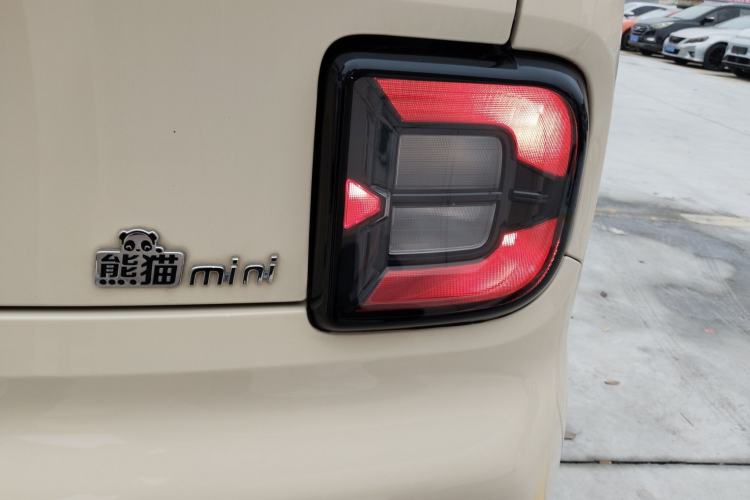 Used Geely Galaxy Panda 2024 Panda Mini 200km Endurance Bear Right Rear Taillight