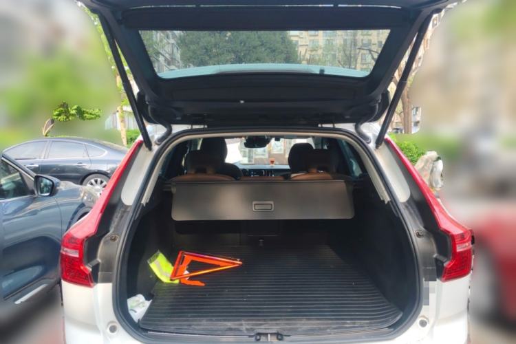 Used Volvo XC60 2020 T5 4x4 Smart Luxury Edition Trunk