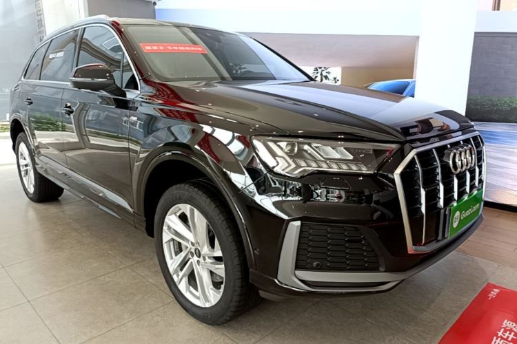 Used Audi Q7 2023 45 TFSI quattro S line Sport model