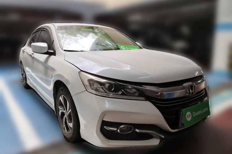 Used Honda Accord 2016 2.0L Comfort Edition Front Right 45 Deg