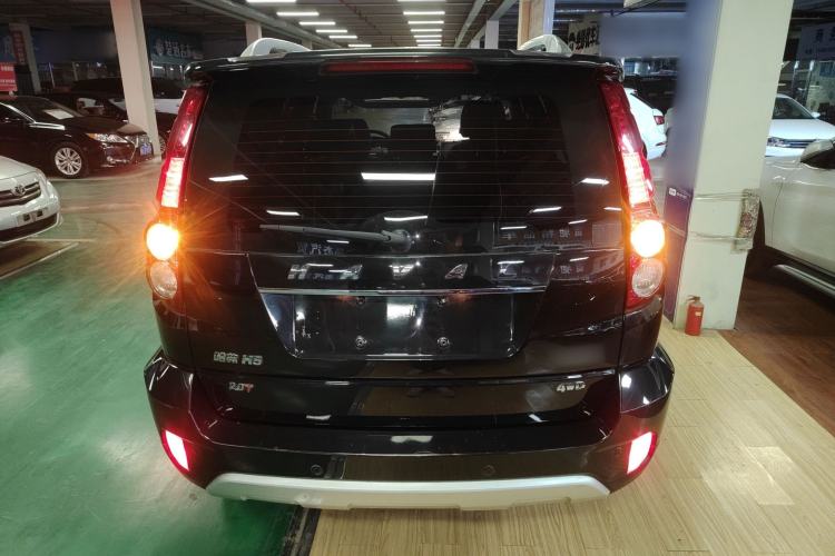 Used Haval H5 Classic 2016 Classic Edition 2.0T Manual Two-Wheel Drive Elite Model
