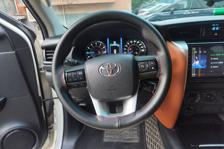 Used Toyota Fortuner  Steering Wheel