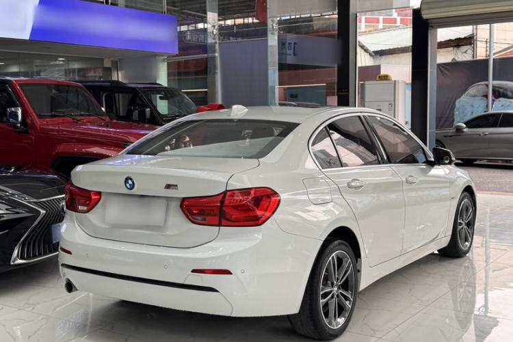 Used BMW 1 Series 2018 118i Sport Edition Exterior 11