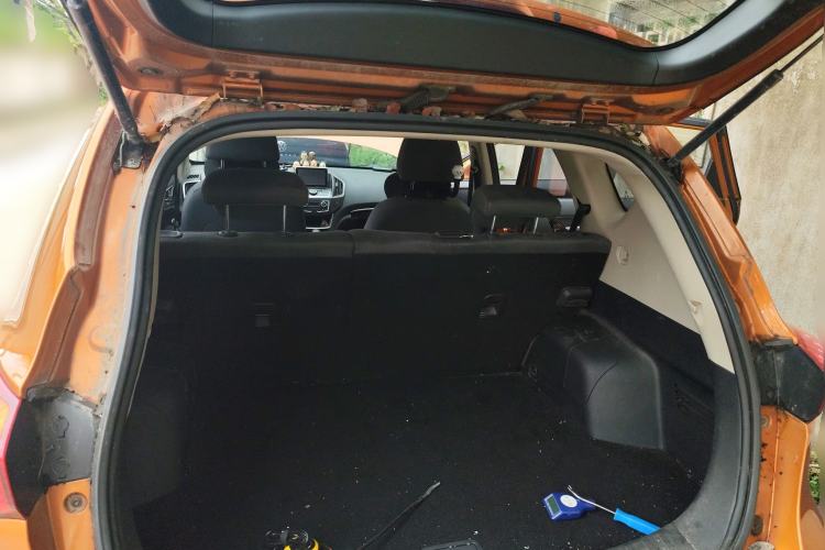 Used Dongfeng Aeolus AX5 2017 1.4T Automatic Qushang Model Trunk