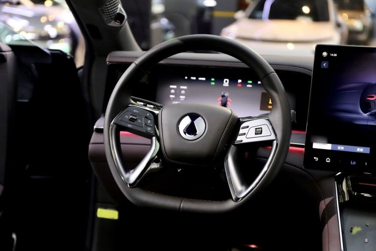 Used Denza Z9GT 2024 1100 4x4 Max First Edition Steering Wheel