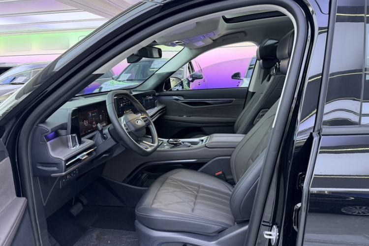 Used Ford Edge 2025 Ford Explorer L 2.0T EcoBoost Four-Wheel Drive 7-Seater Supreme Model Interior 2