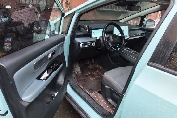 Used AION Y 2023 Plus 510 Tech Edition Driver Seat