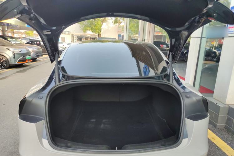 Used Tesla Model 3 2023 Long-Range All-Wheel-Drive Version