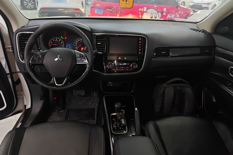 Used Mitsubishi Outlander 2018 2.0L Two-Wheel Drive Glory Edition 5 Seats
