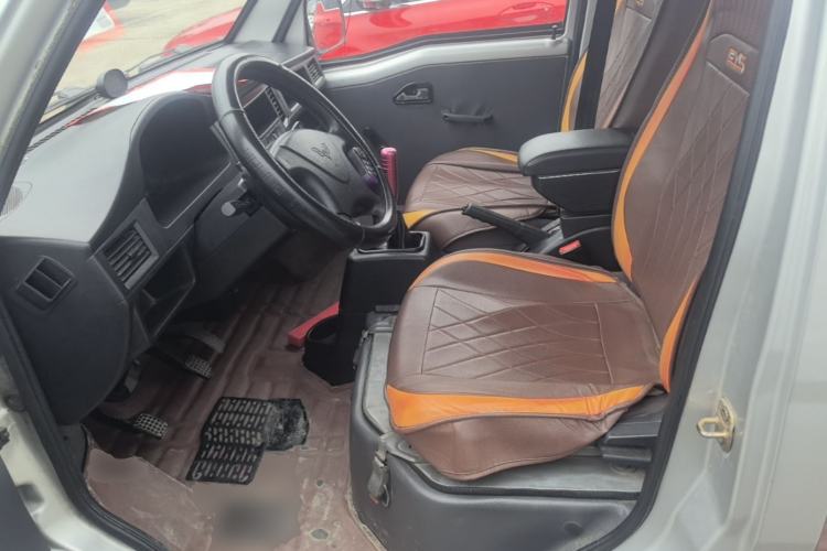 Used Wuling Zhiguang 2015 1.2L Practical LS-I Model Left Front Seat