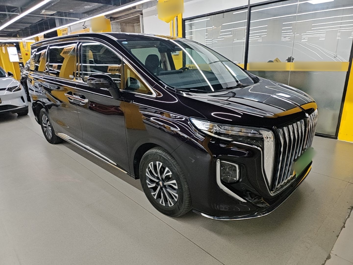 Hongqi HQ9 PHEV 2024 2.0T Four-Wheel Drive Luxury Edition — снимка 3