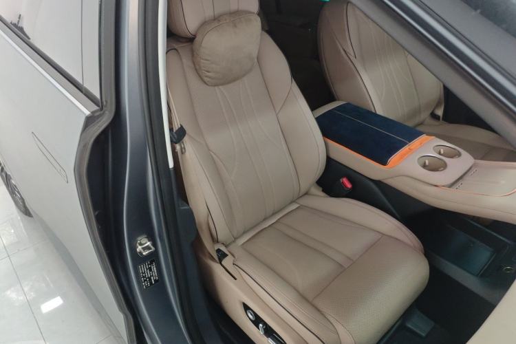 Used XPeng X9 2025 740 Ultra-Long Range Max
