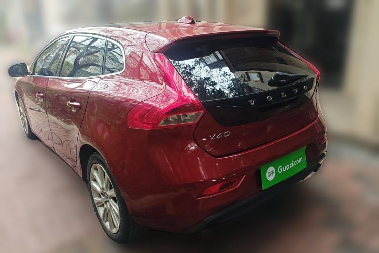 Used Volvo V40 2014 2.0T Zhiya Edition Rear Left 45 Deg