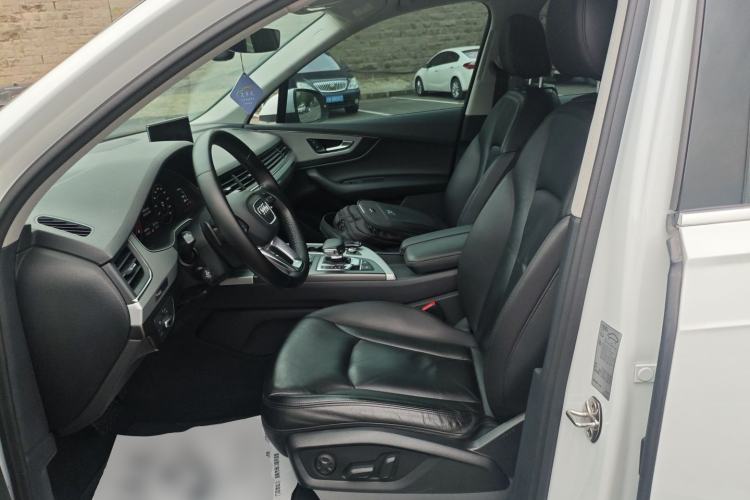 Used Audi Q7 2018 45 TFSI Technology Edition Left Front Seat