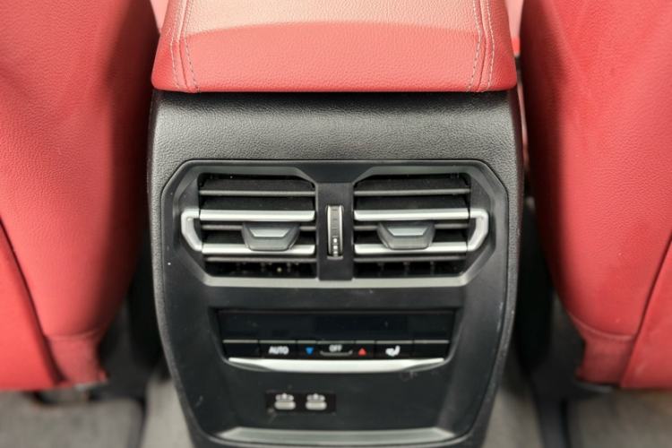 Used BMW i3 2022 eDrive 35 L Interior 6