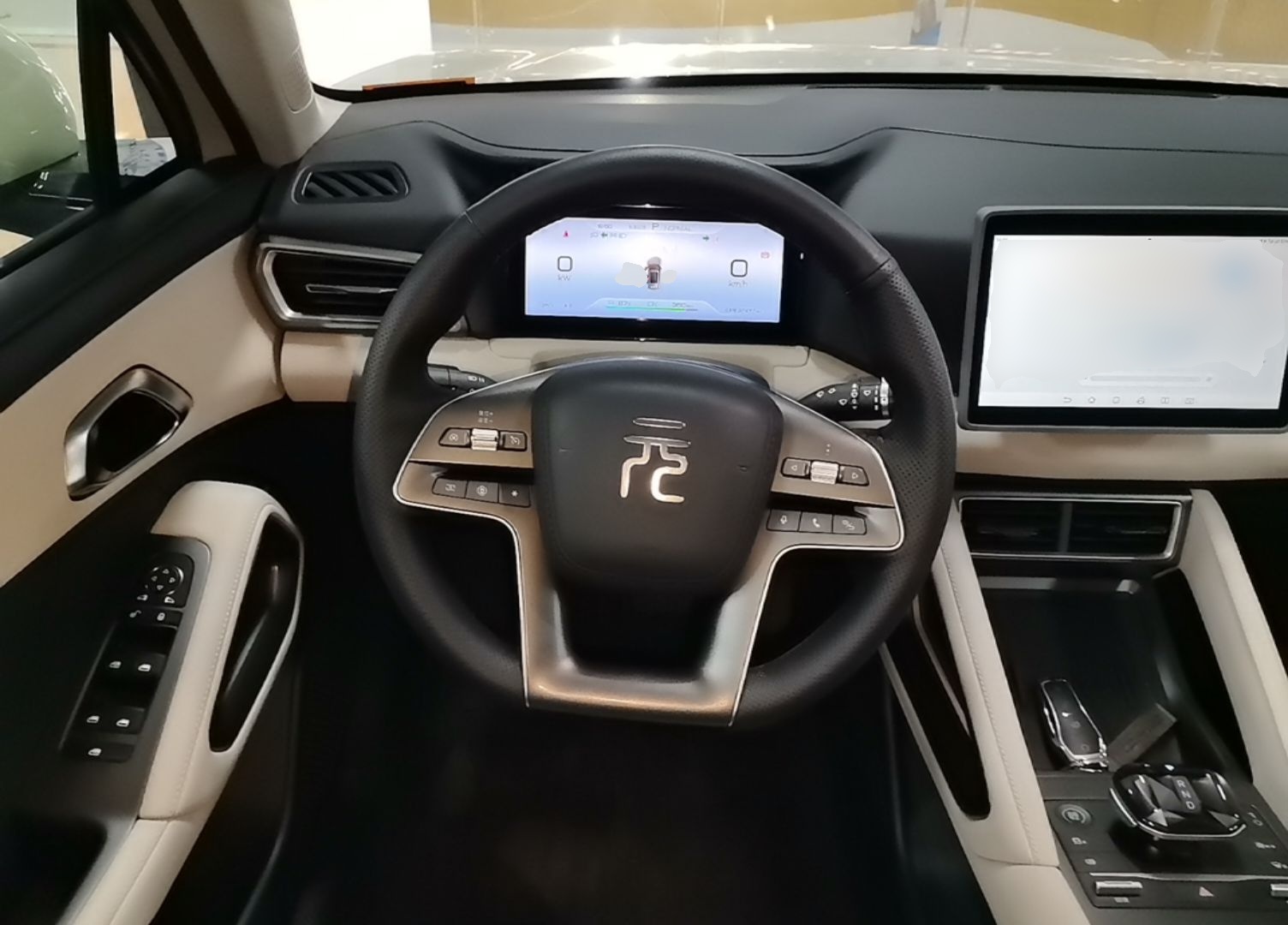 BYD Yuan UP 2024 401 km Active Version — снимка 13