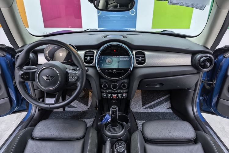 Used MINI MINI 2022 1.5T COOPER Artist
